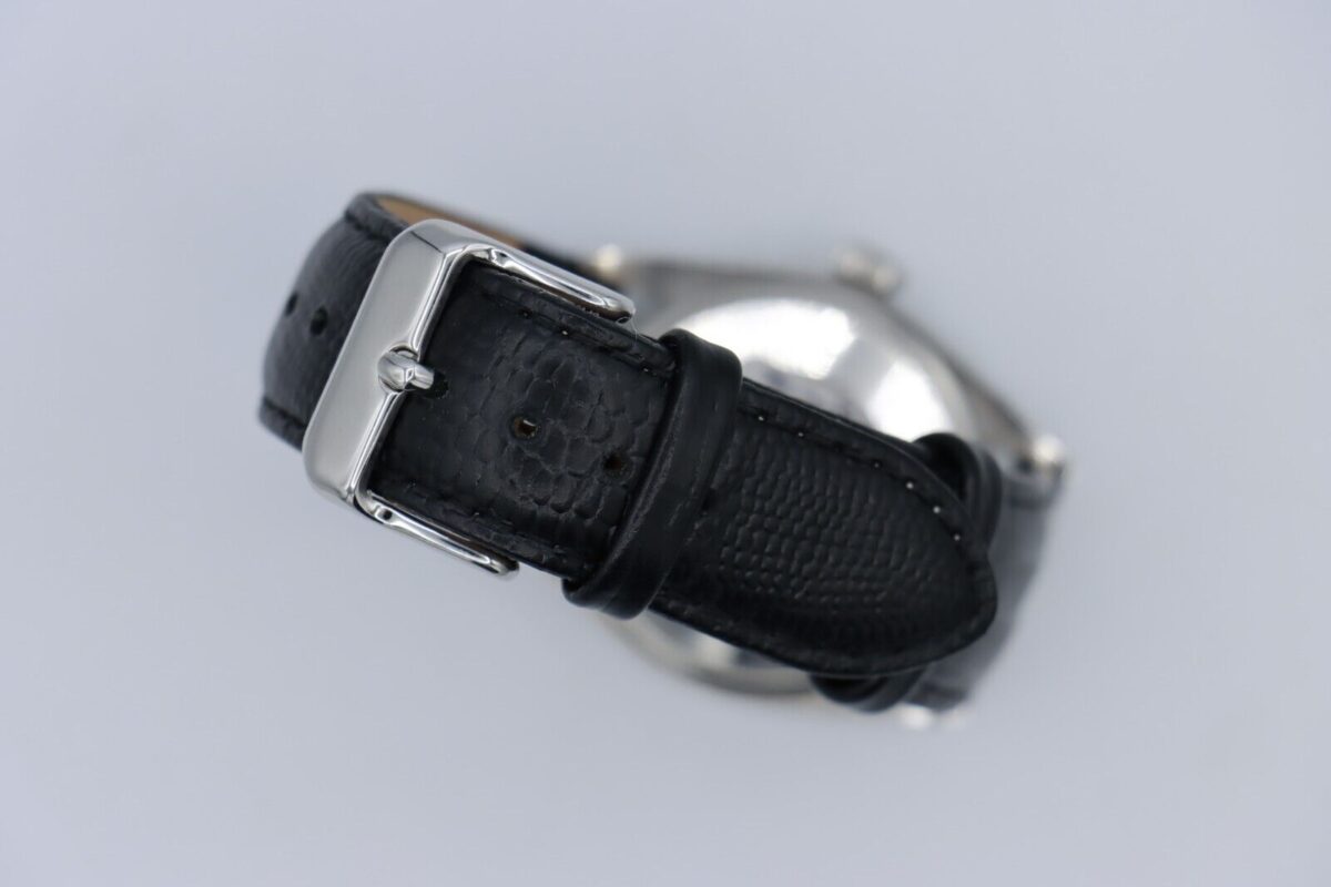 Rolex Date 1501 Silver Linen Dial 34mm Engine Turned Bezel Leather Strap - Image 4