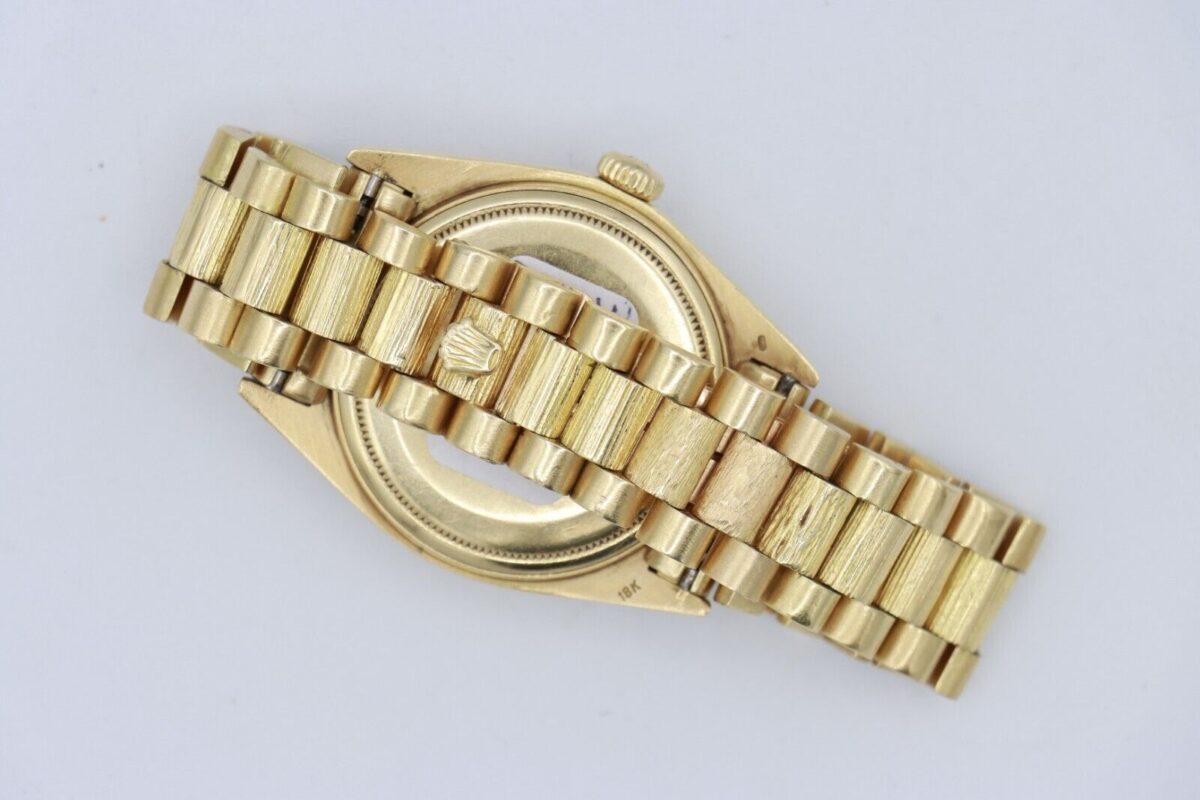 Rolex Day-Date 1807 Champagne Linen Dial 18K Barked President Circa 1972 - Image 4