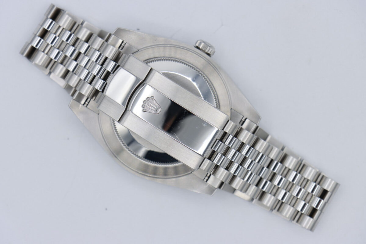 Rolex Datejust 41 126334 Azure Blue Roman Dial Jubilee Band Fluted Bezel 2022 - Image 4