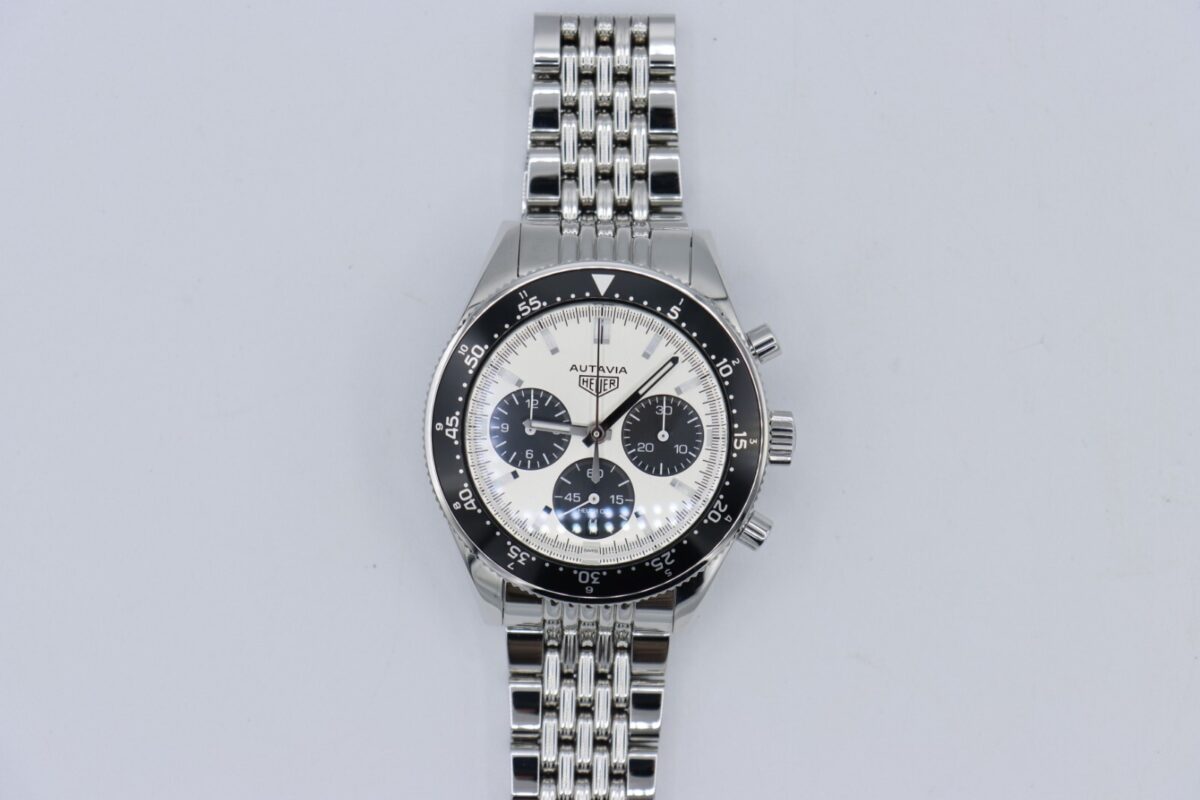 TAG Heuer Autavia Heritage CBE2111 Silver Dial Chronograph Limited Edition - Image 2