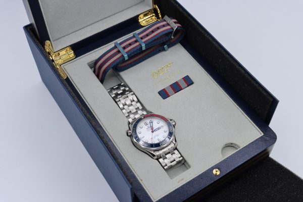 Omega Seamaster 300m 212.32.41.20.04.001 Commander's Watch James Bond Full Set - Image 11
